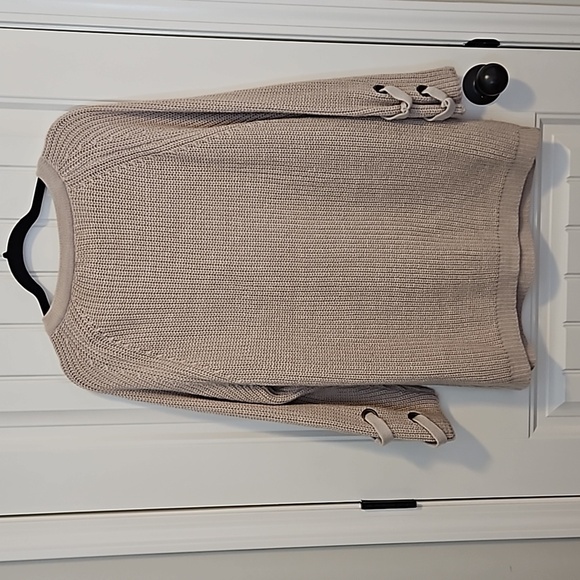Tan Knit Oversized Sweater Size M/L - Picture 2 of 8